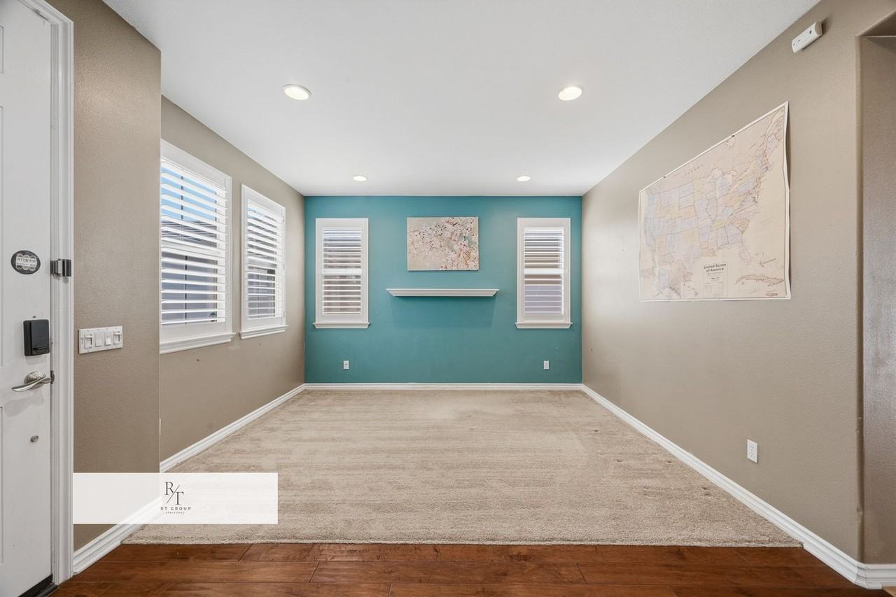 12488 Celebration Dr - Photo 3 of 39