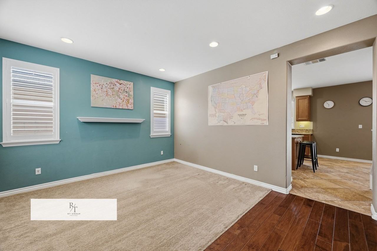 12488 Celebration Dr - Photo 4 of 39