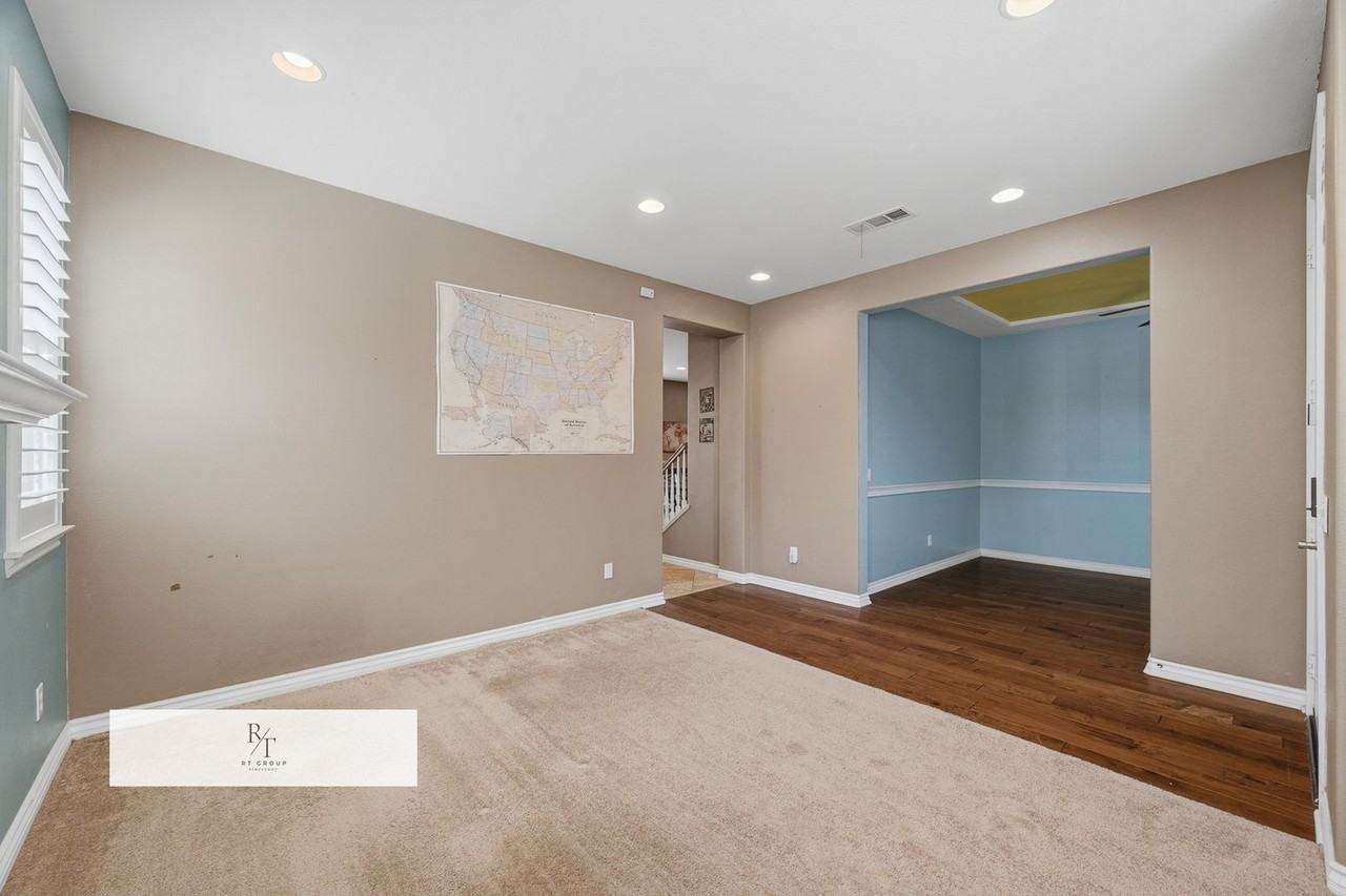 12488 Celebration Dr - Photo 5 of 39