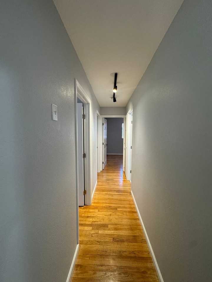 1129 Eugene Ave - Photo 7 of 20