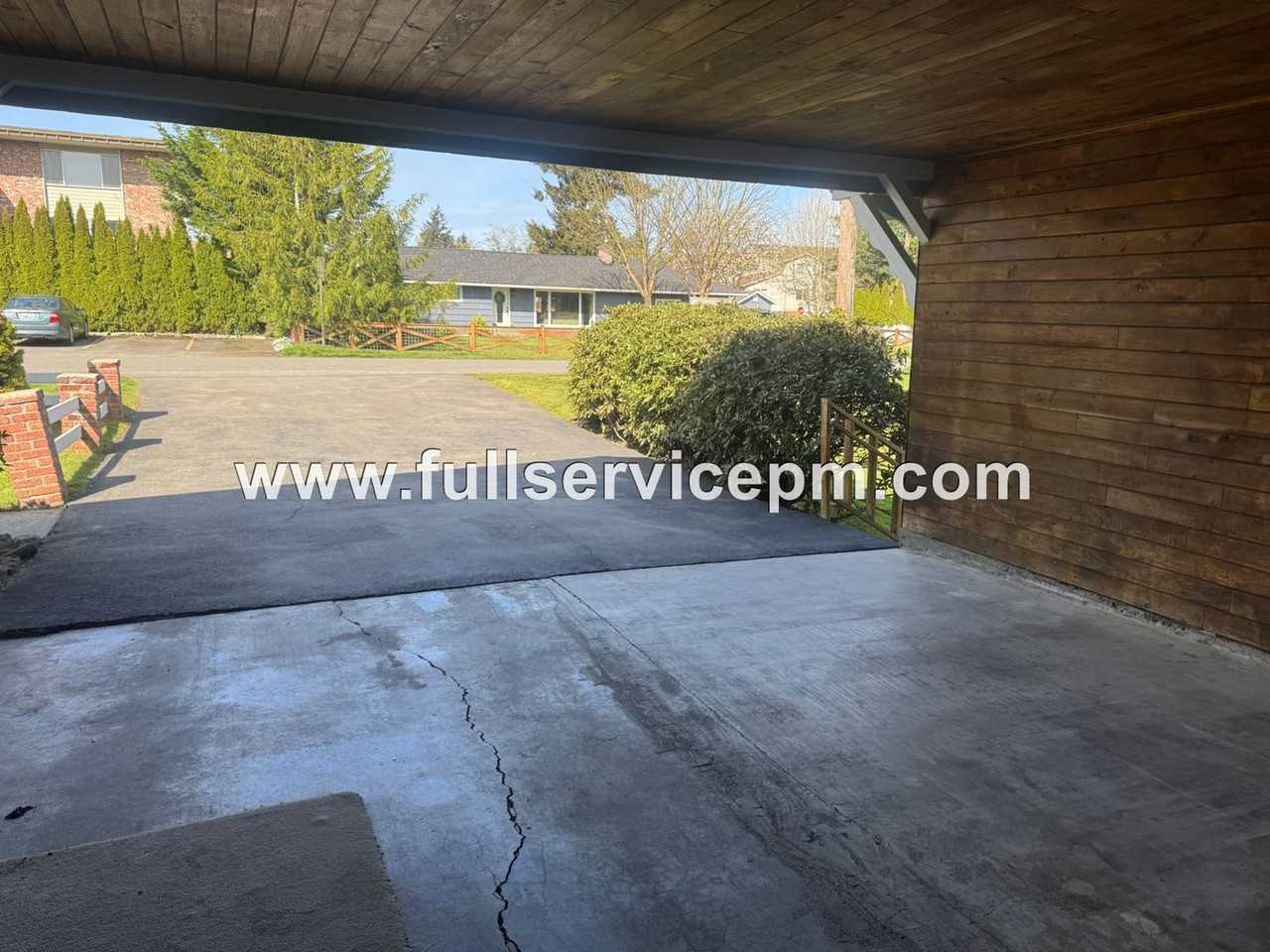 625 Avenue B - Photo 4 of 50