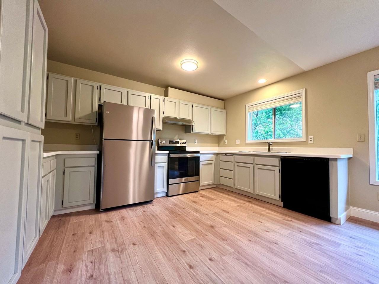 304 Cervantes - Photo 6 of 21