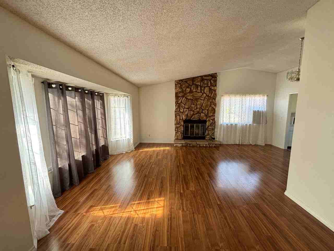 43658 Rogier St - Photo 3 of 28