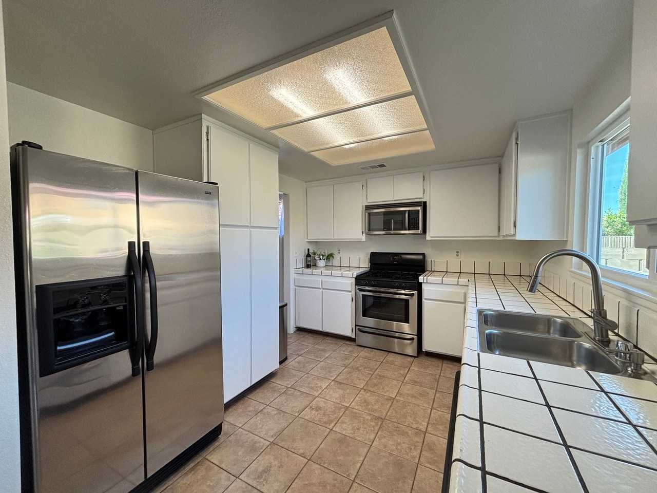 43658 Rogier St - Photo 7 of 28