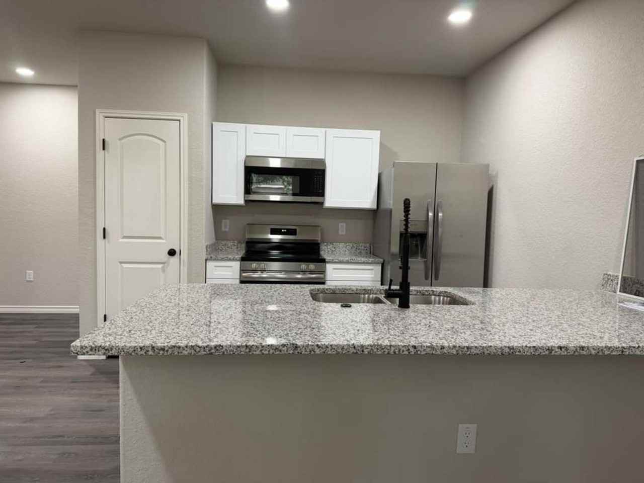 7616 Windsor Oaks - Photo 3 of 13