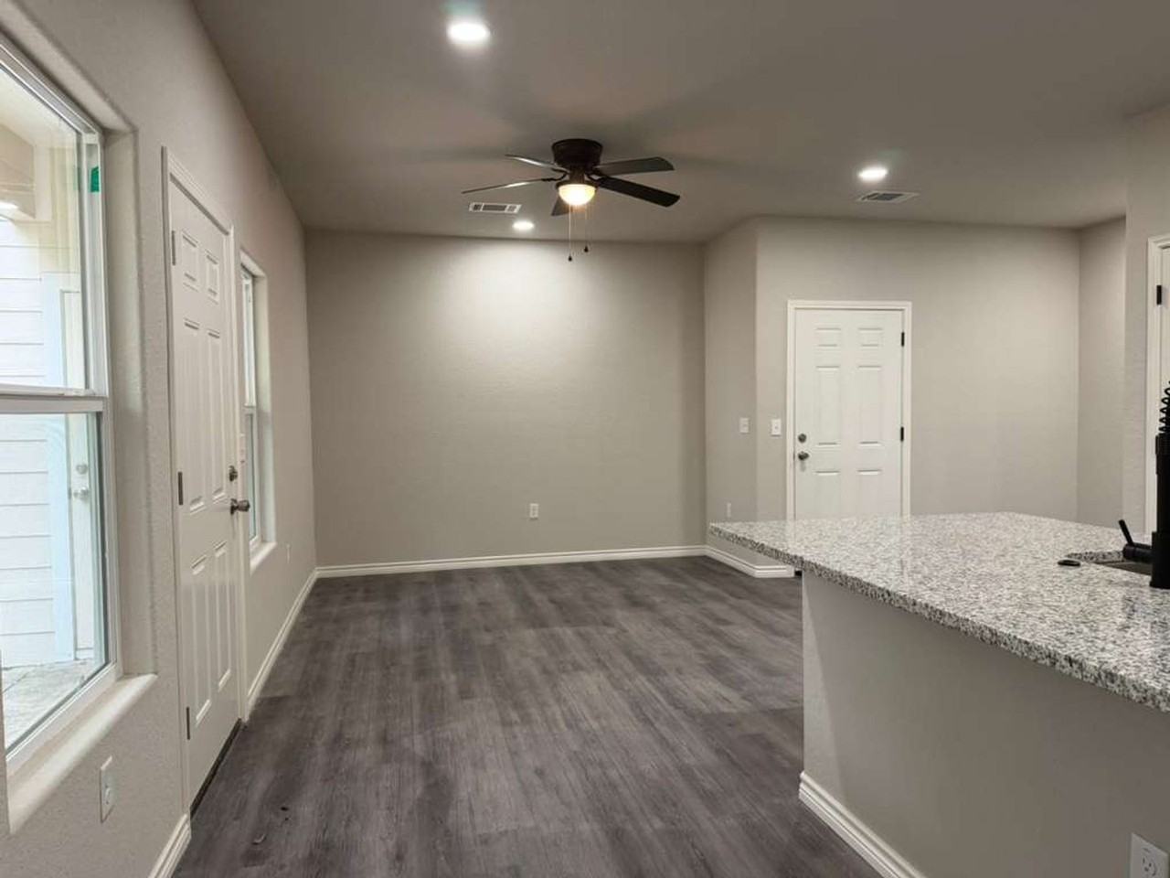7616 Windsor Oaks - Photo 4 of 13