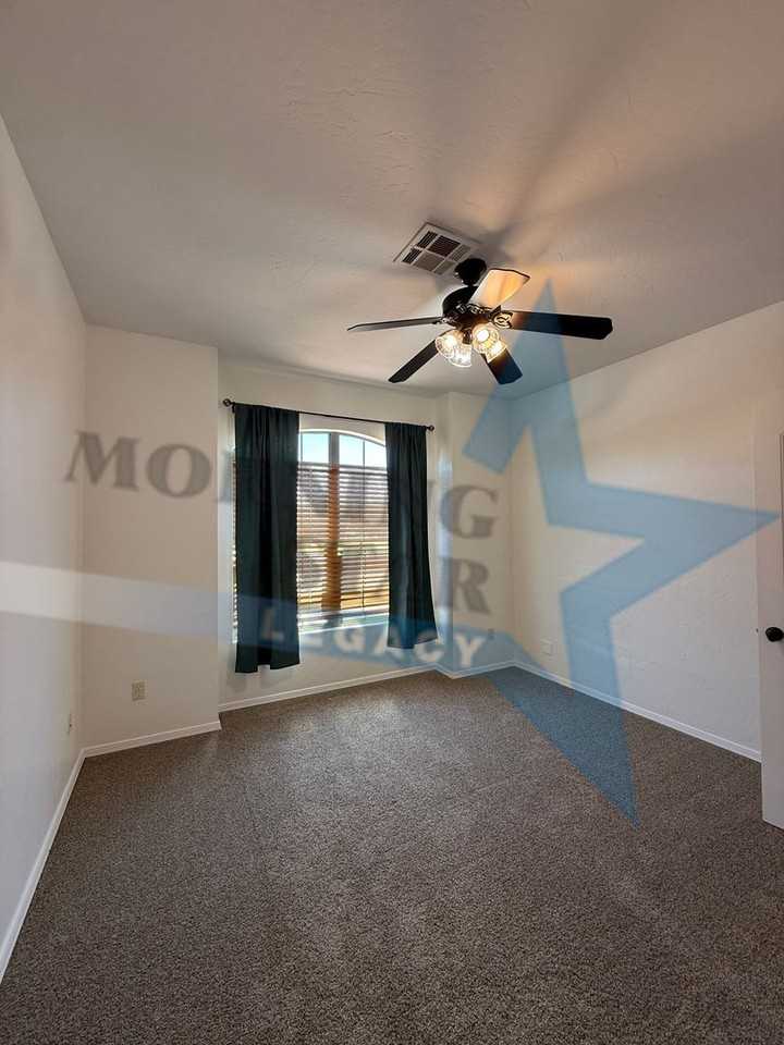 1229 Osage Ct - Photo 4 of 38