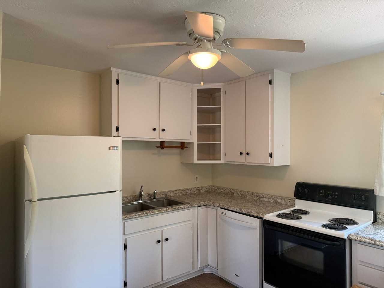 725 Ridge Rd - Photo 7 of 21