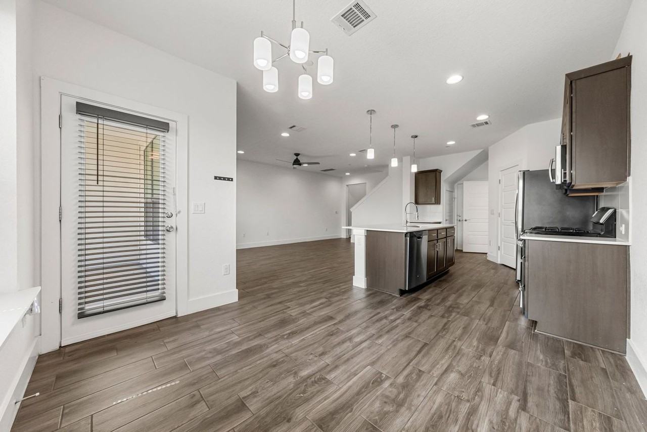 12315 Maypole Bnd - Photo 5 of 17