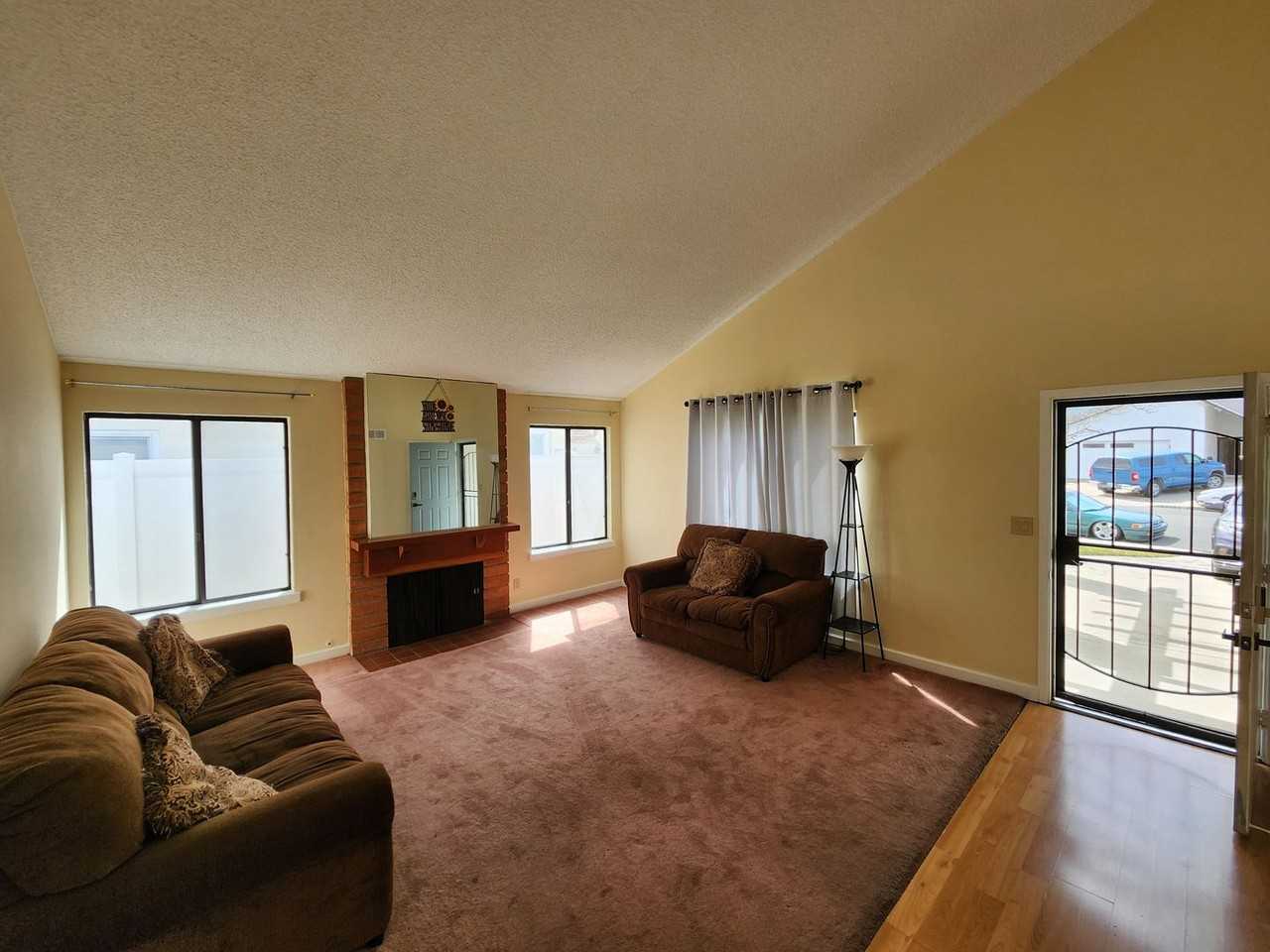 8580 Lynx Rd - Photo 3 of 16