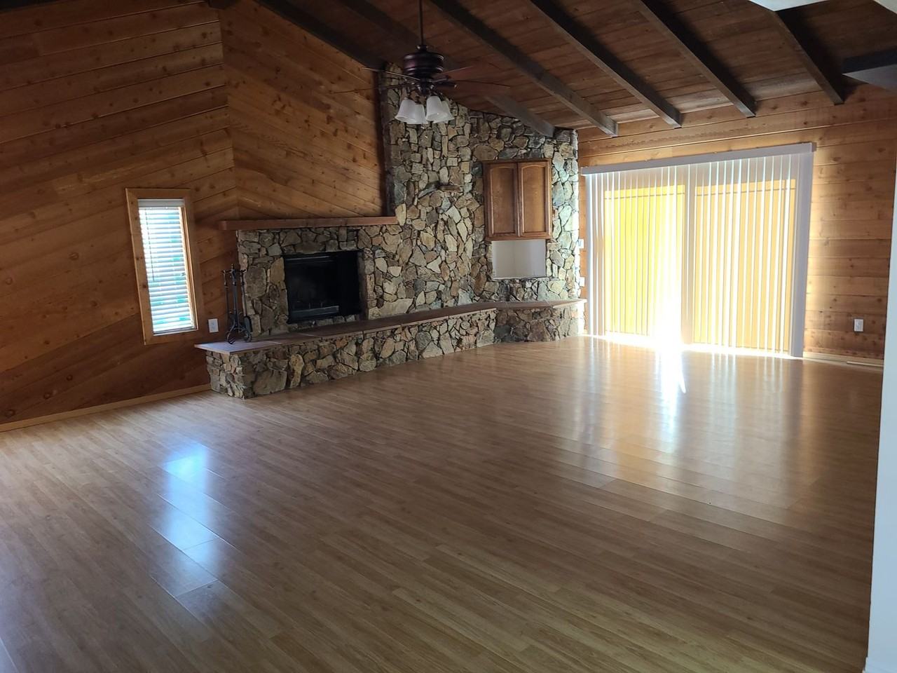 851 Taft Ave - Photo 5 of 33