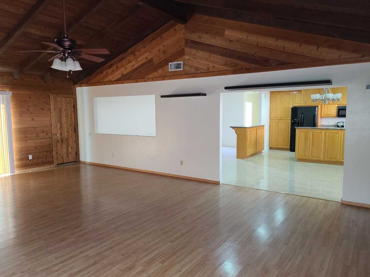 851 Taft Ave - Photo 7 of 33