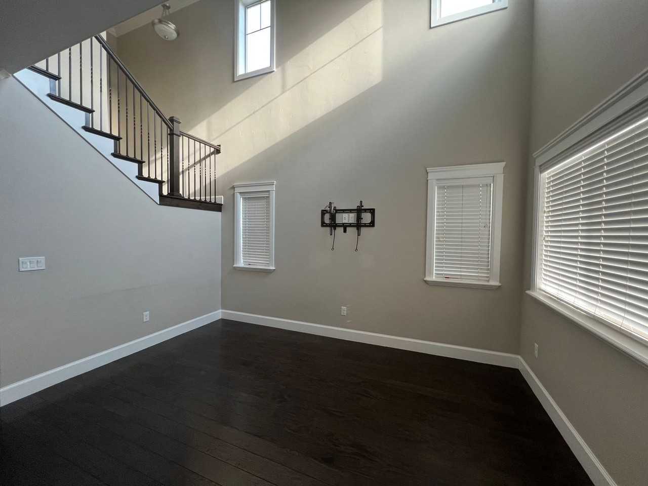 772 S 1840 W - Photo 4 of 17