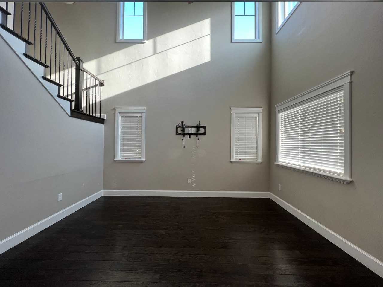 772 S 1840 W - Photo 5 of 17