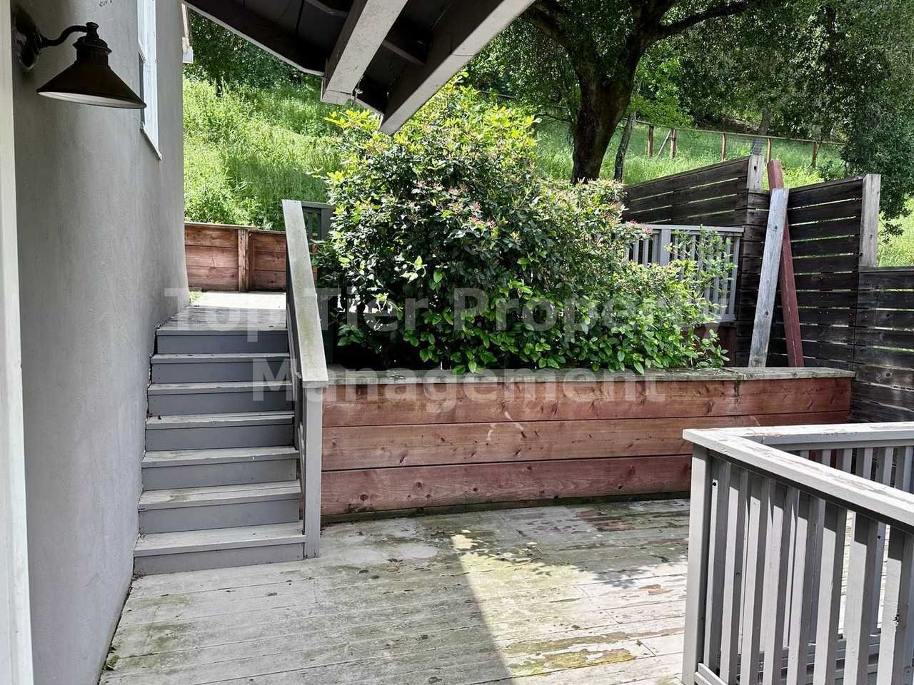 3289 Beechwood Dr - Photo 2 of 17