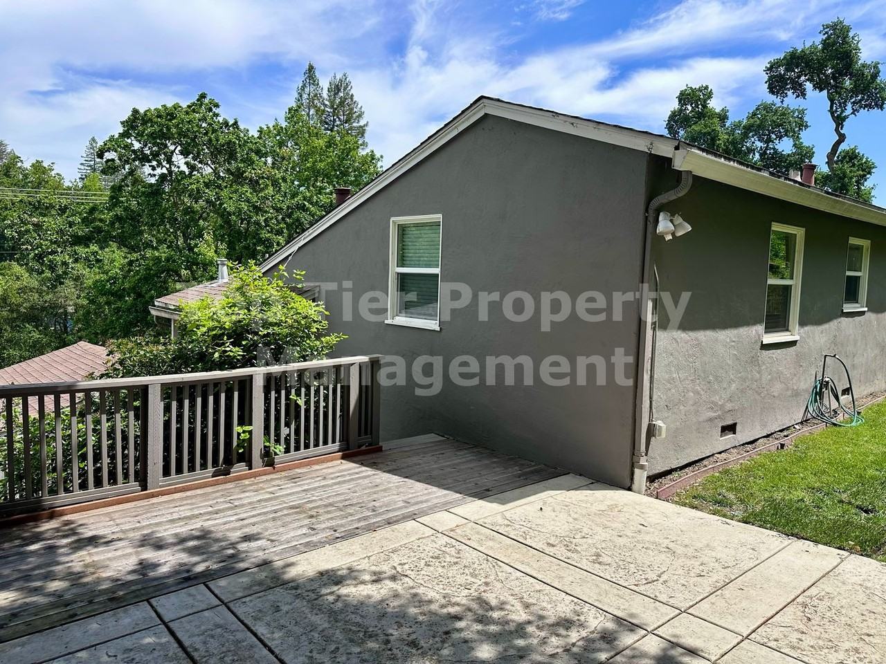 3289 Beechwood Dr - Photo 4 of 17