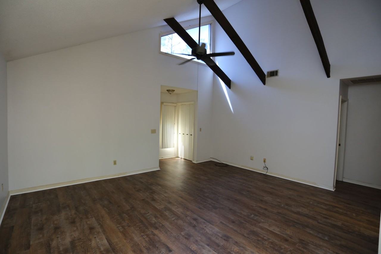 314 Hummingbird Cir - Photo 4 of 20