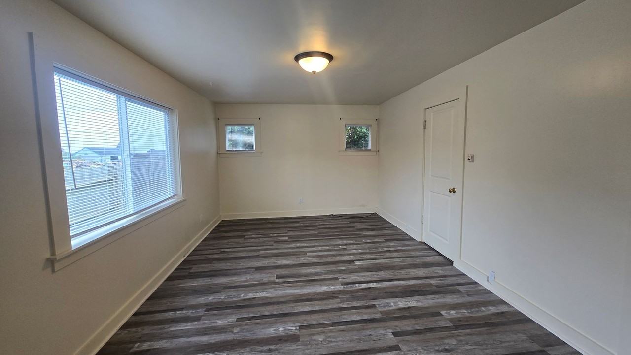 19 W 14th St - Photo 3 of 17