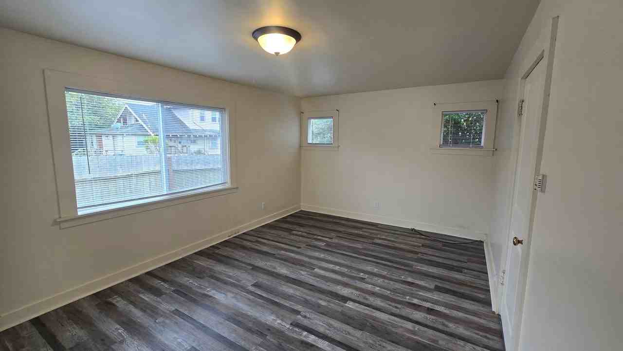 19 W 14th St - Photo 4 of 17