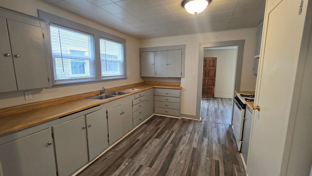 19 W 14th St - Photo 5 of 17