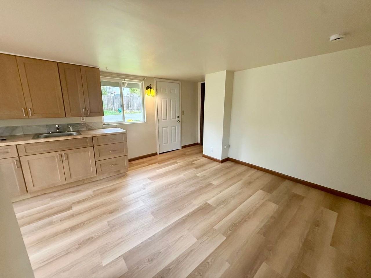 18638 Brockton Ave Ne #A - Photo 2 of 9