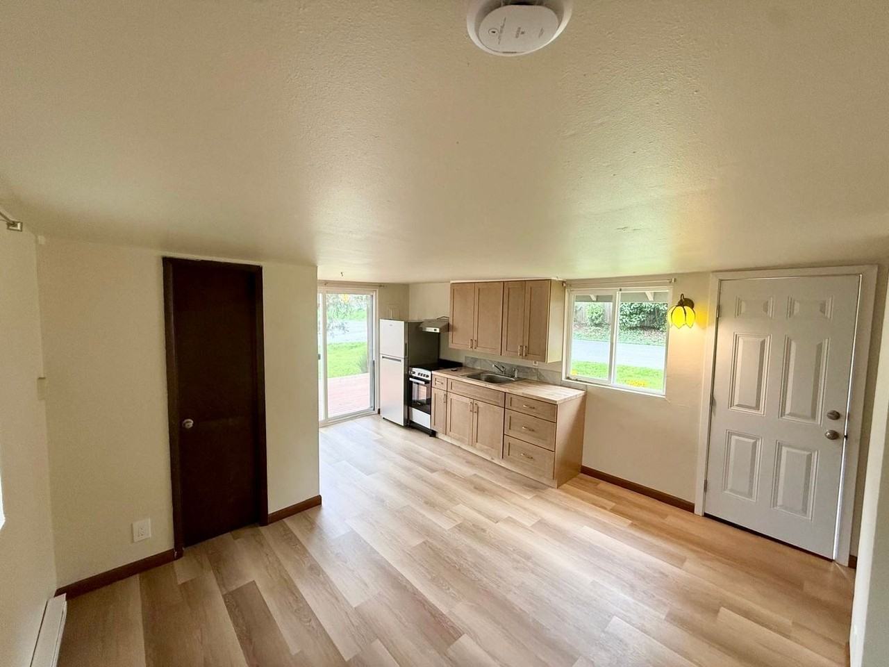 18638 Brockton Ave Ne #A - Photo 3 of 9