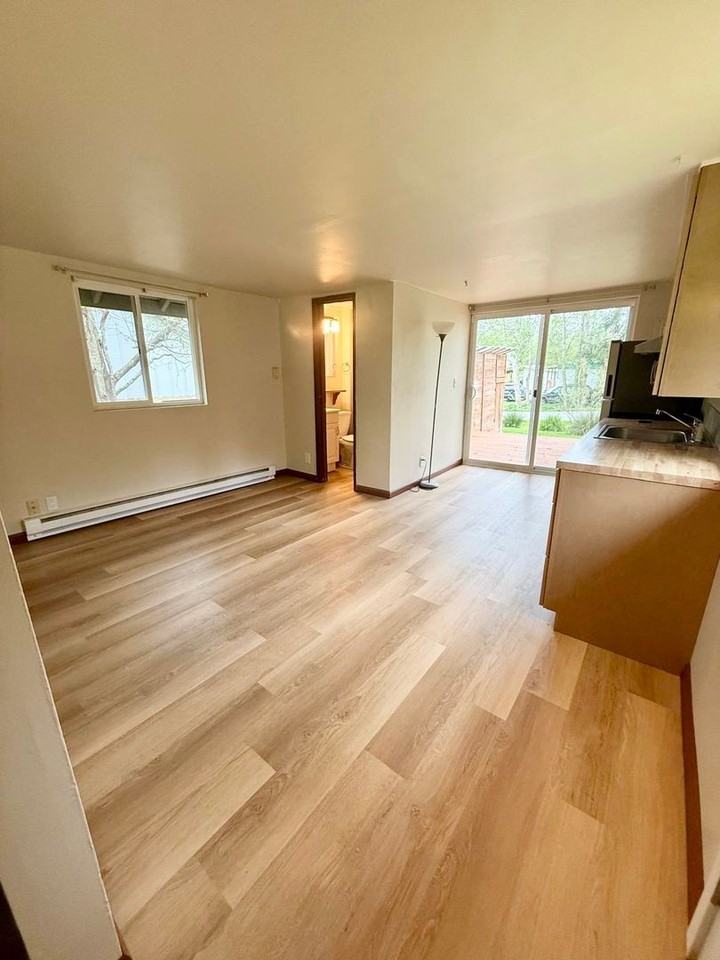 18638 Brockton Ave Ne #A - Photo 7 of 9