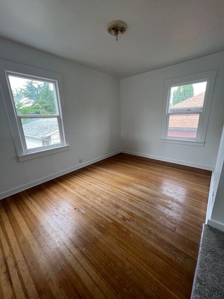 9243 1st Ave Nw - Photo 4 of 11