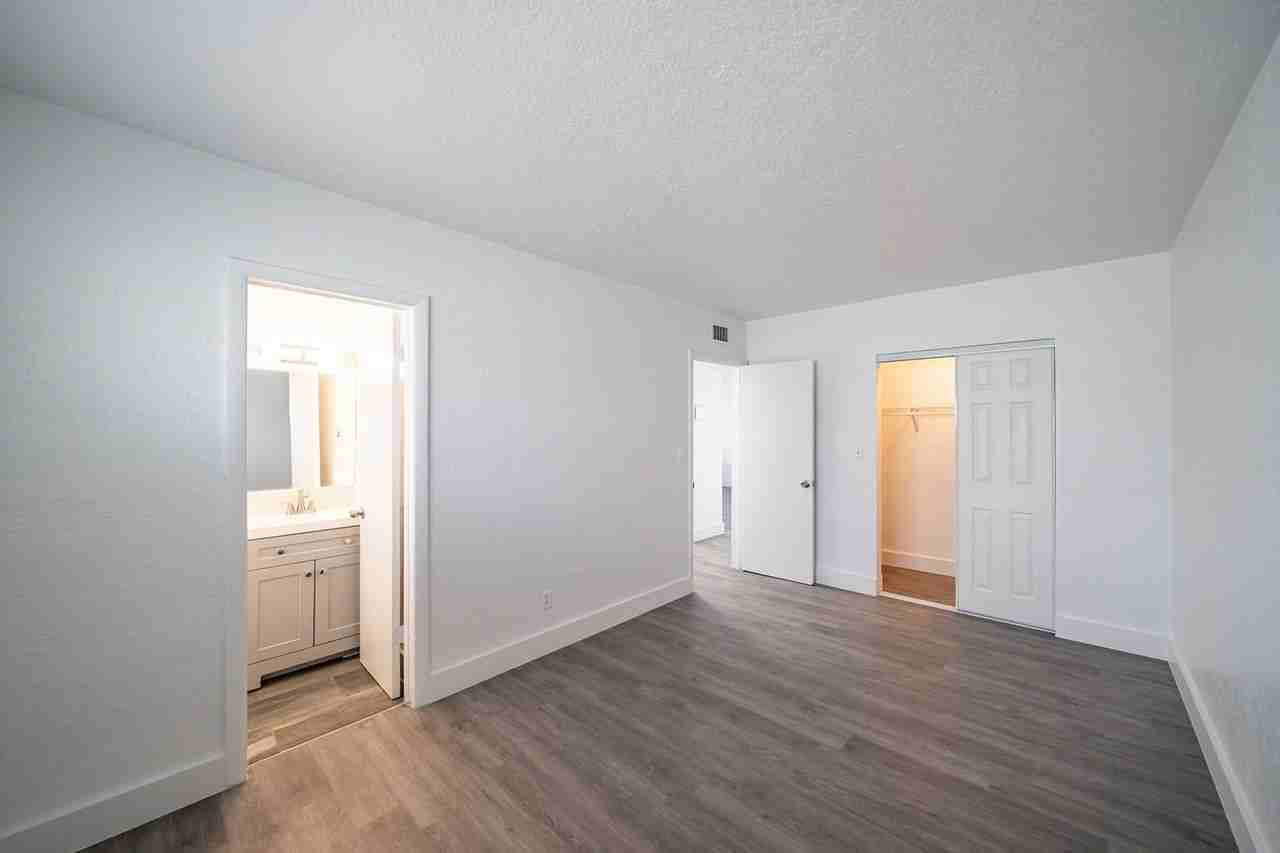 Keybay Apartments - Photo 7 of 17