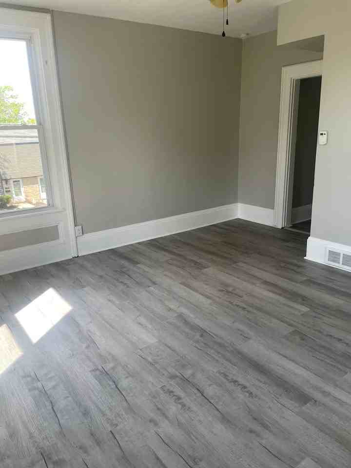 827 N Oakland St - Photo 4 of 6