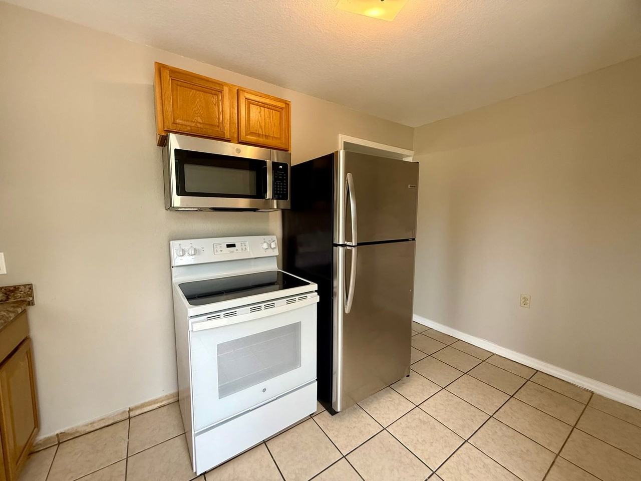 204 N 16th Ave - Photo 6 of 18