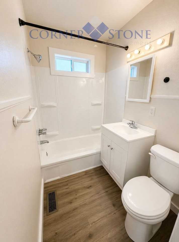 236 Shoshone Ave - Photo 7 of 20
