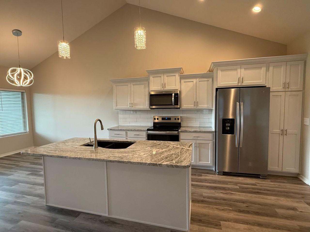 10708 N 149th St - Photo 2 of 24