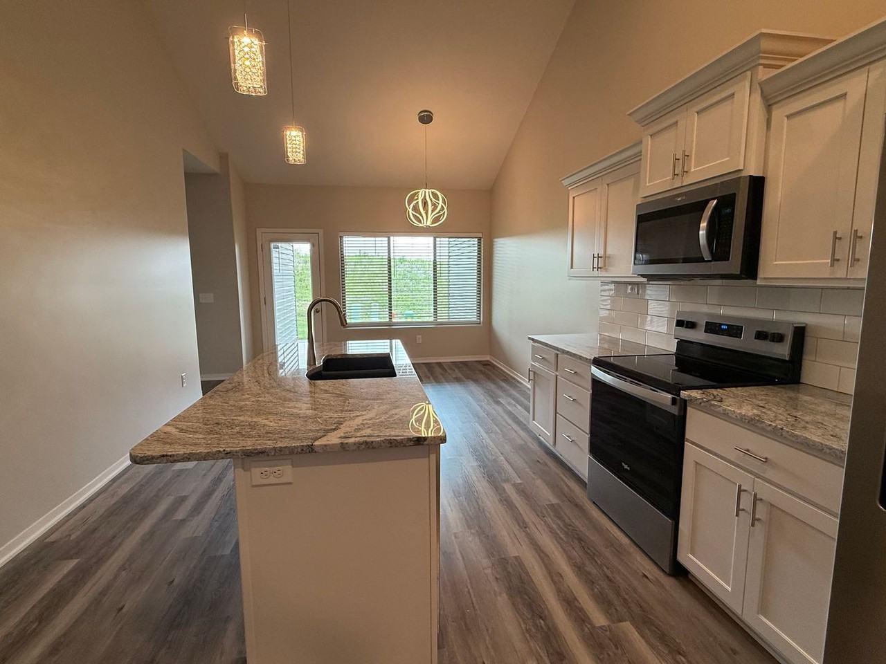 10708 N 149th St - Photo 5 of 24