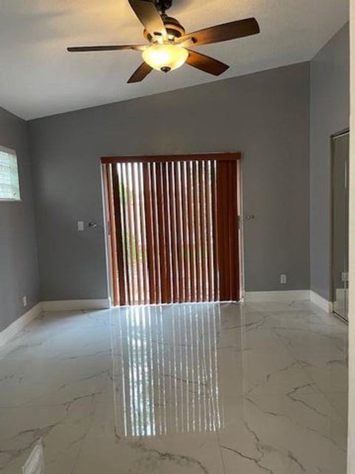 6352 Nw 36th Ave - Photo 2 of 10