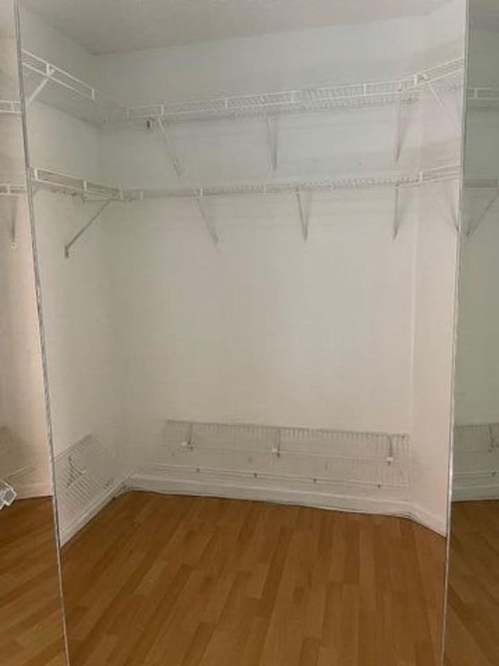 6352 Nw 36th Ave - Photo 5 of 10