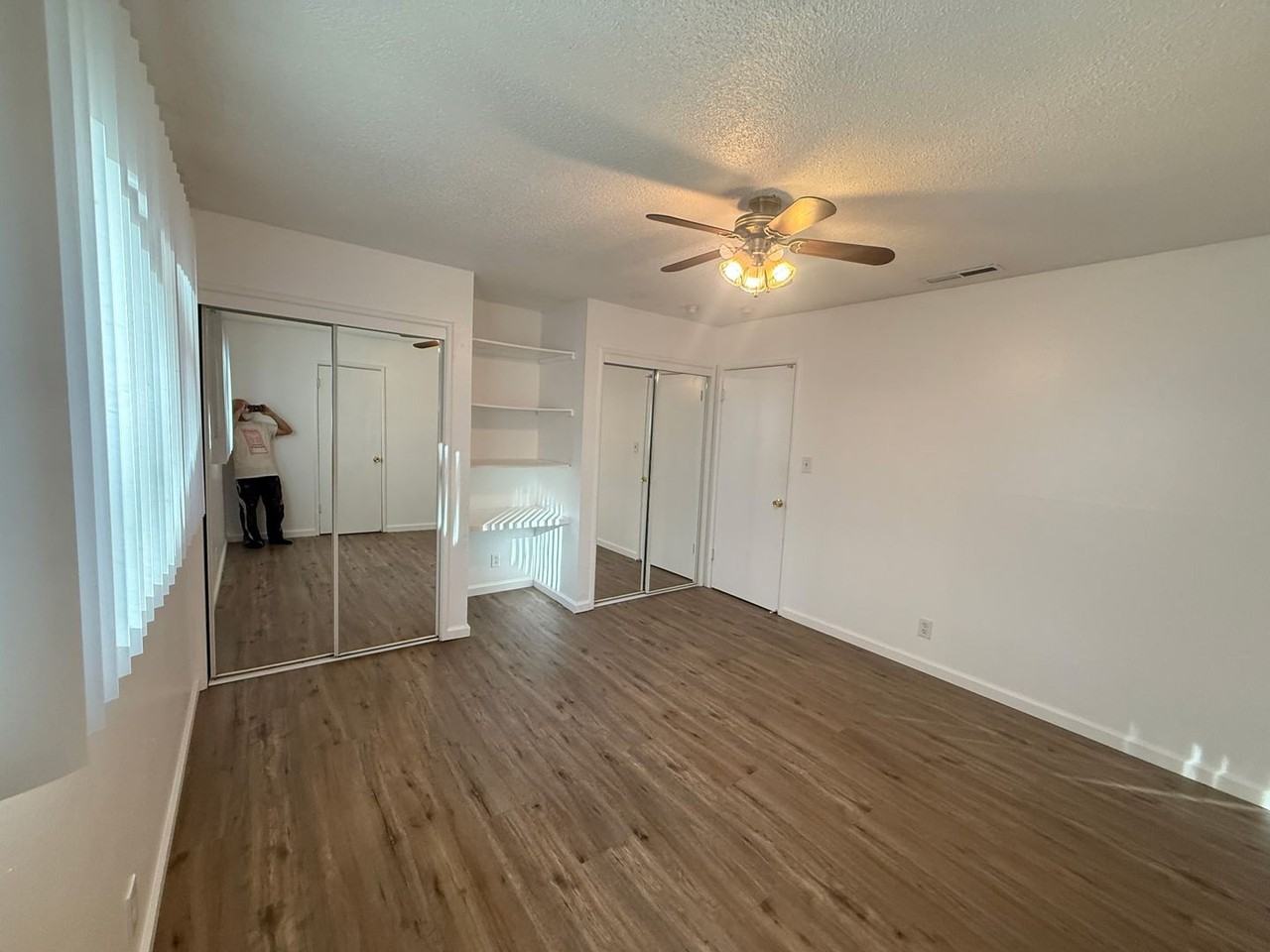 929 6th St - Photo 2 of 5