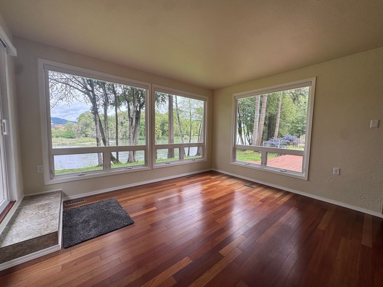 15928 N Umpqua Hwy - Photo 6 of 35