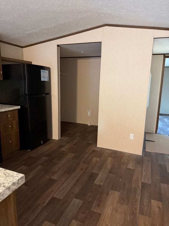 205 205 Esmarelda - Photo 3 of 11