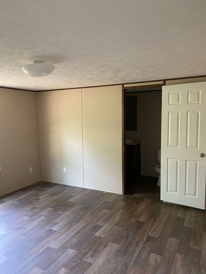 205 205 Esmarelda - Photo 4 of 11