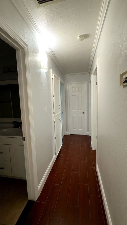 2632 Story Ave - Photo 5 of 14