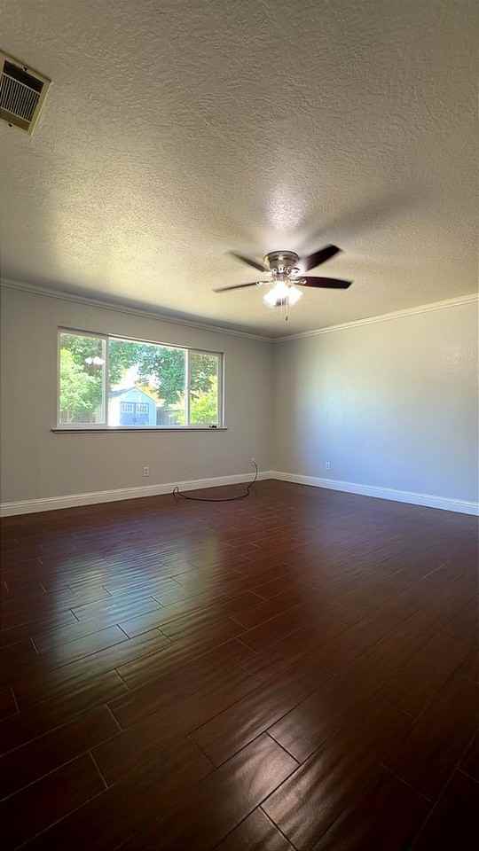 2632 Story Ave - Photo 7 of 14