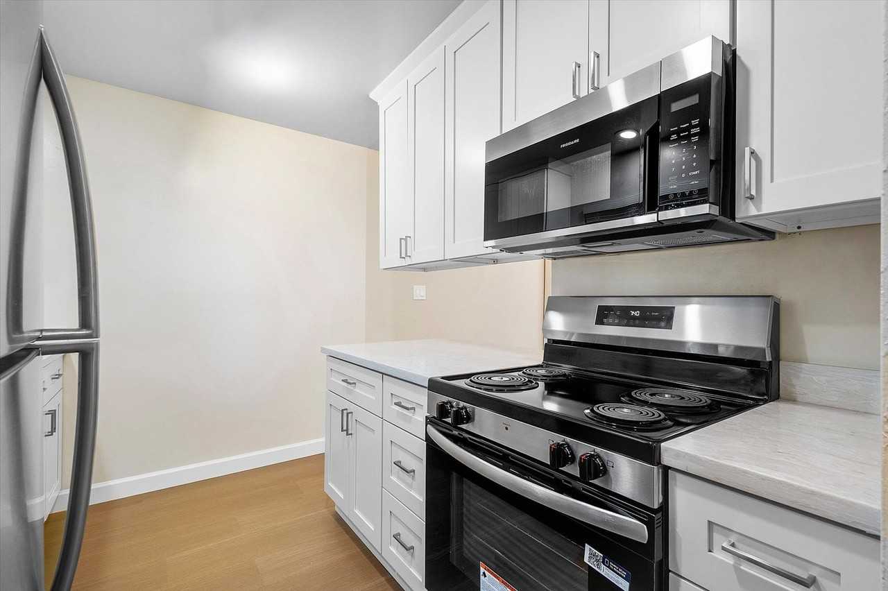 2150 Santa Clara Ave #G - Photo 5 of 17