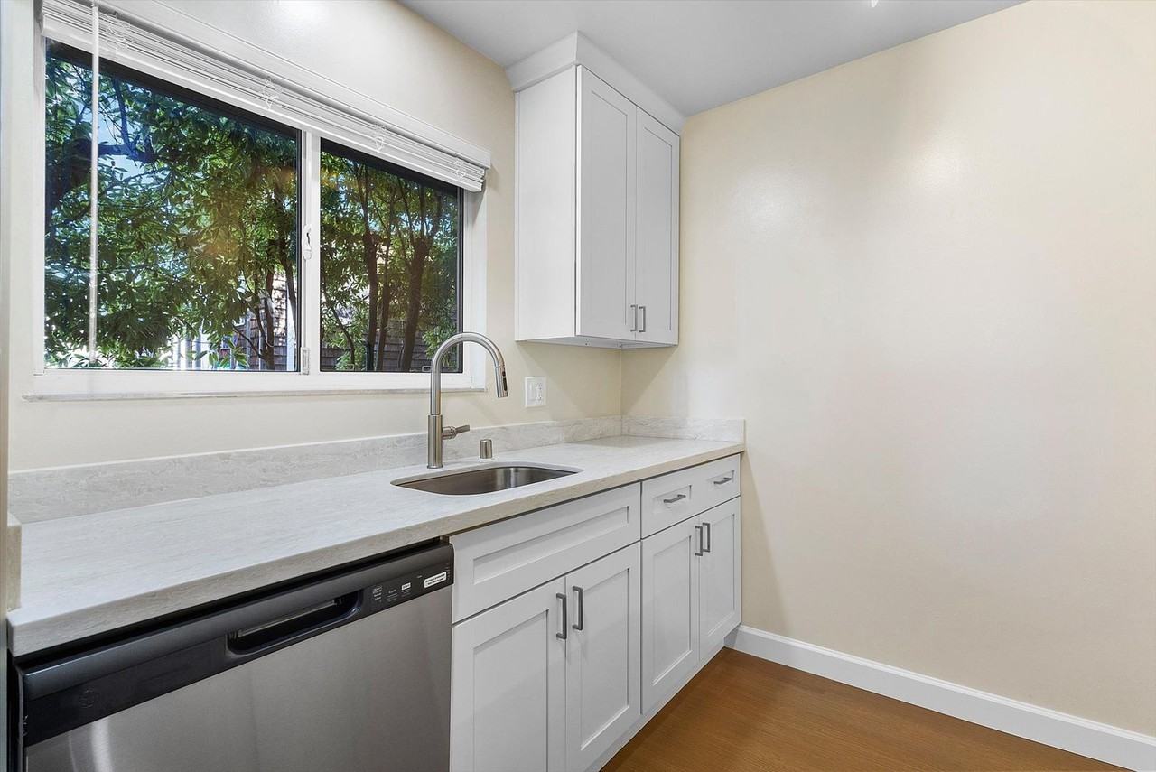 2150 Santa Clara Ave #G - Photo 6 of 17