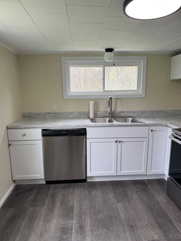 62 Chestnut St - Photo 2 of 19