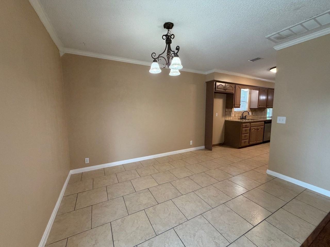 8934 E 56th Pl - Photo 6 of 24