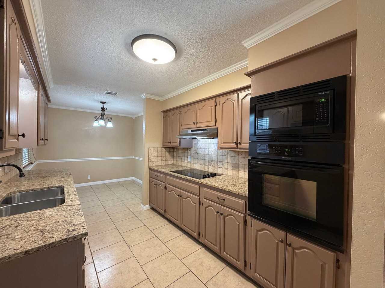 8934 E 56th Pl - Photo 7 of 24