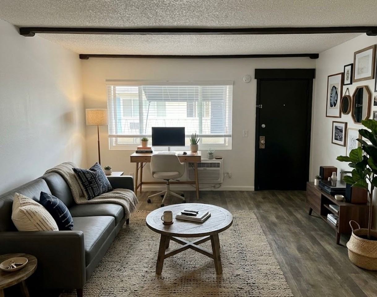 2613 W Olive Ave - Photo 2 of 15