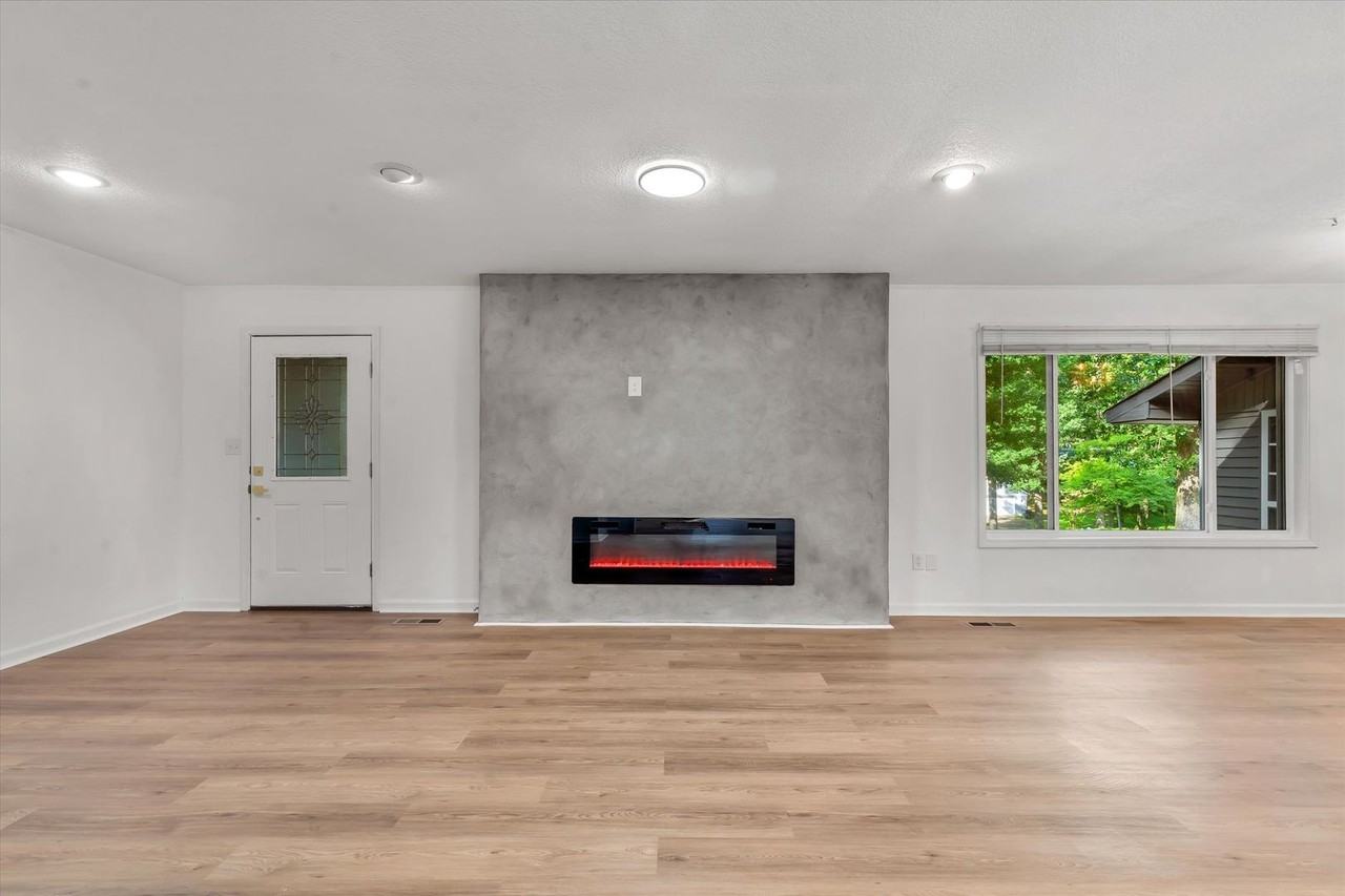 1607 Merrywood Cv - Photo 5 of 29