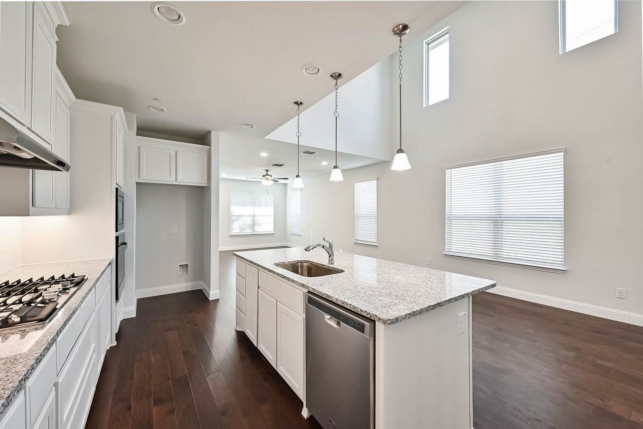 4248 Mingo Dr - Photo 7 of 24